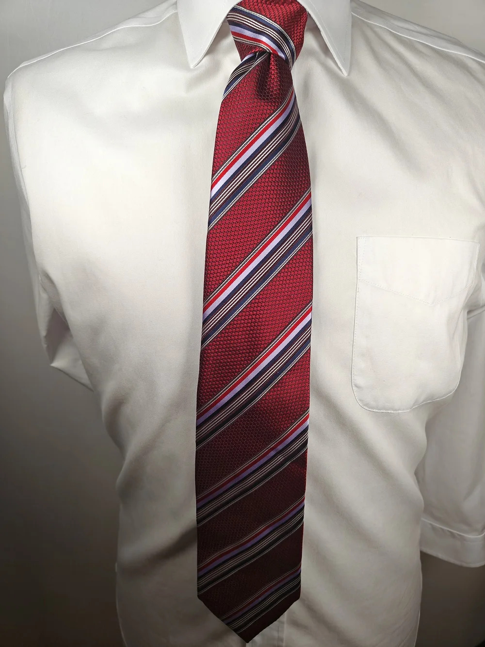 Ermenegildo Zegna Red Navy Striped 100% Silk Jacquard Necktie Made in Italy